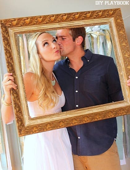 Casey-Finn-Kissing-Photo-Booth