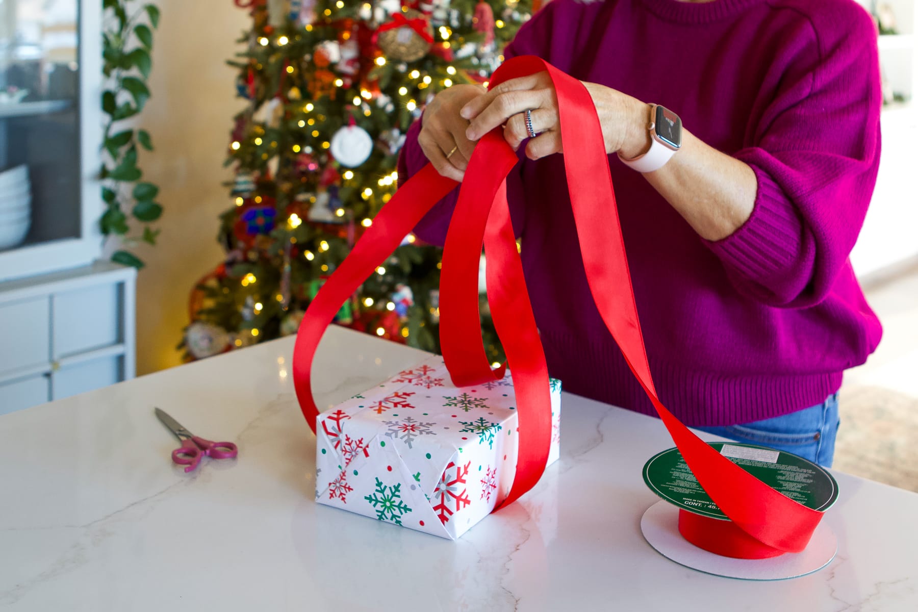How to tie the perfect bow for presents