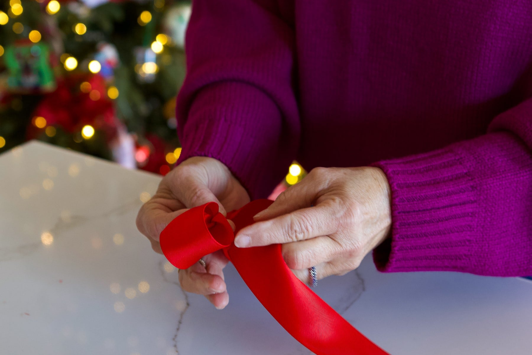 How to make a fancy bow for your gifts
