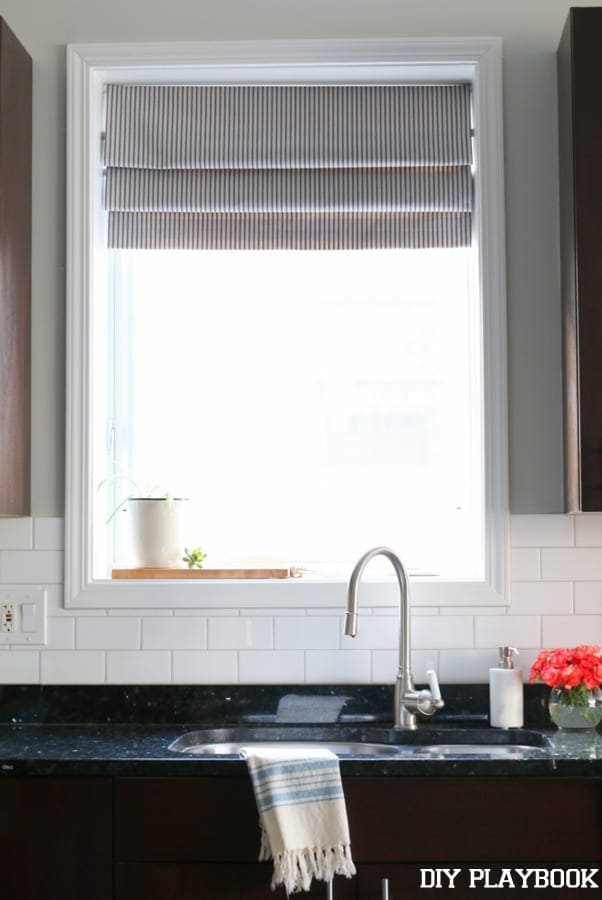 DIY Faux Roman Shade for the Kitchen