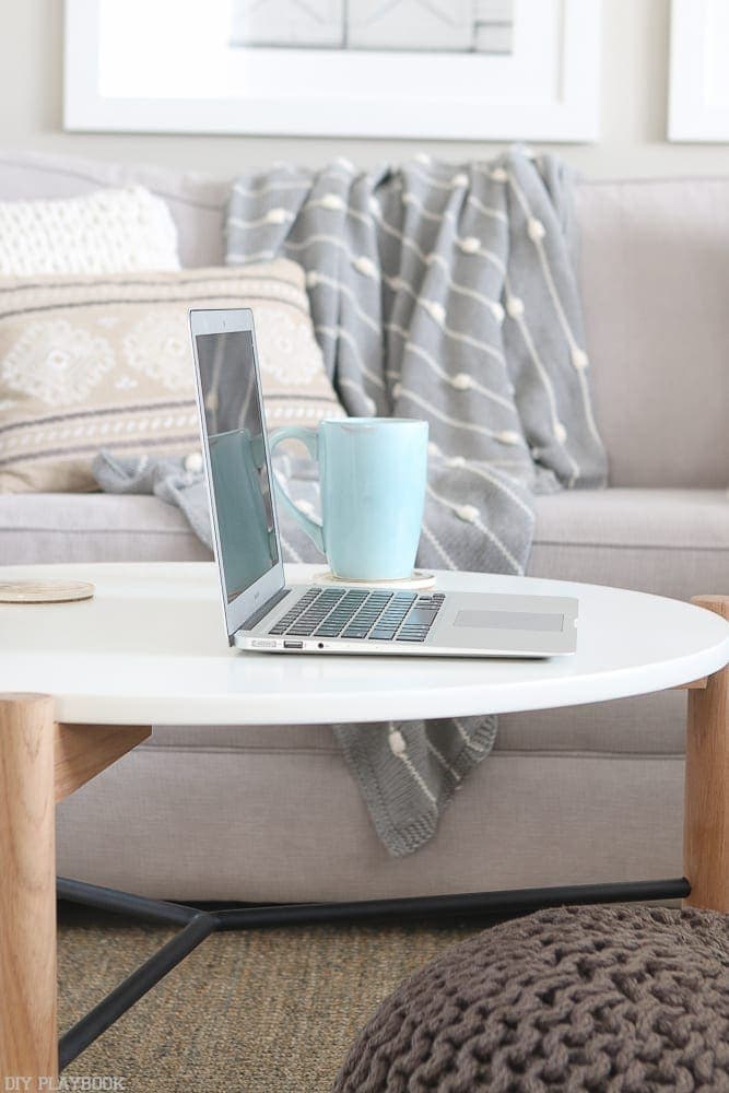 Reader SOS: Living Room Layout