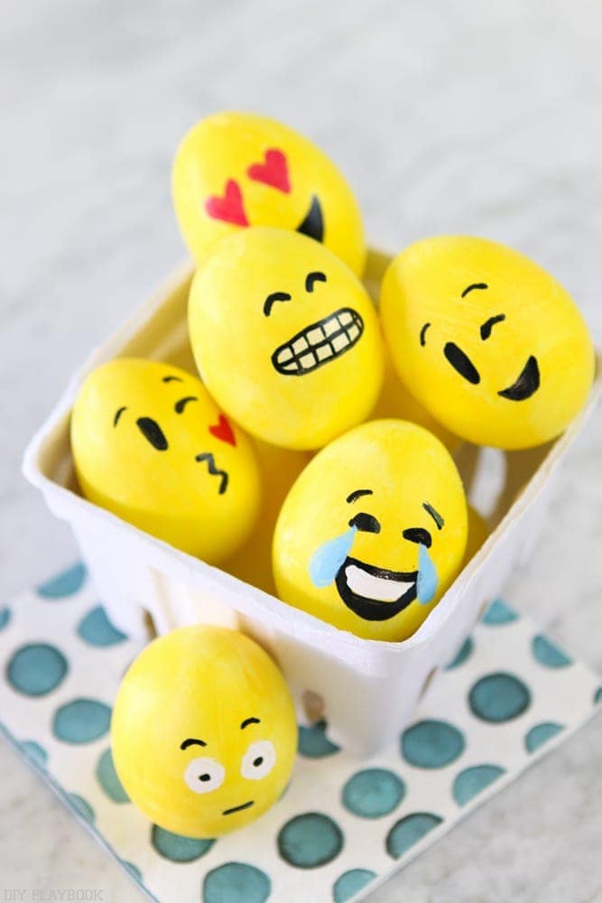 DIY_Emoji_Easter_eggs-15