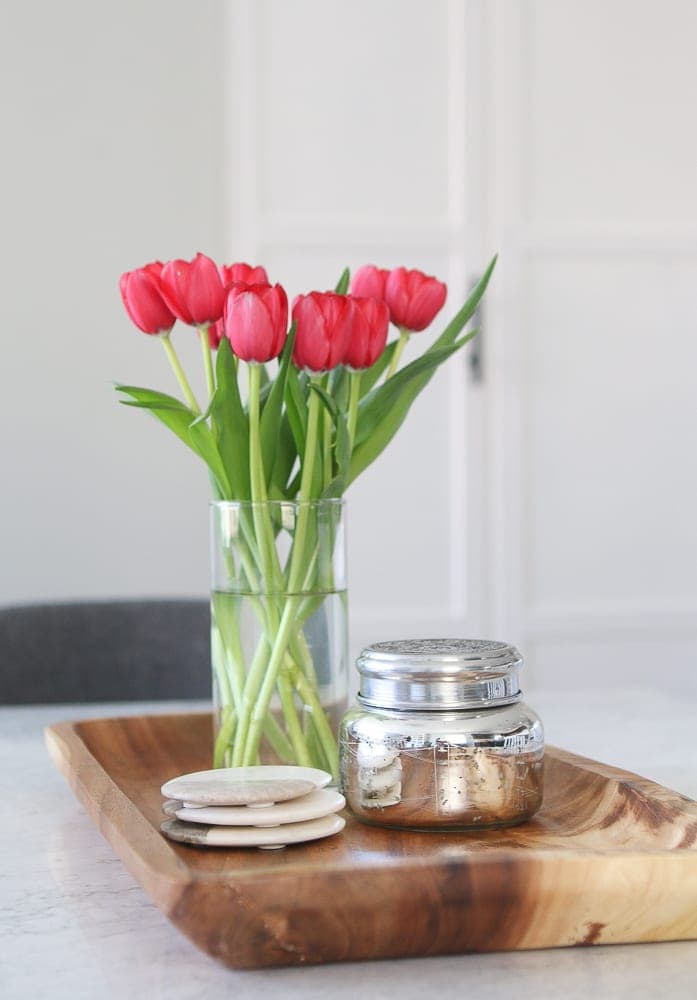 Easy Trick to Arrange Short Flowers in a Tall Vase