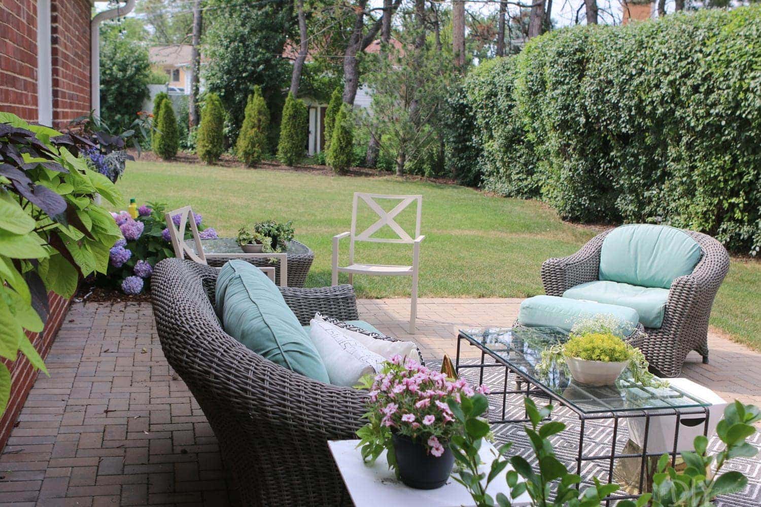 Outdoor_Patio_Furniture_Plants-4