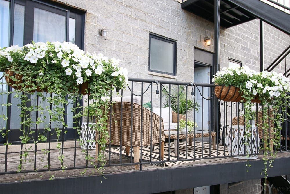 patio-flowers-balcony
