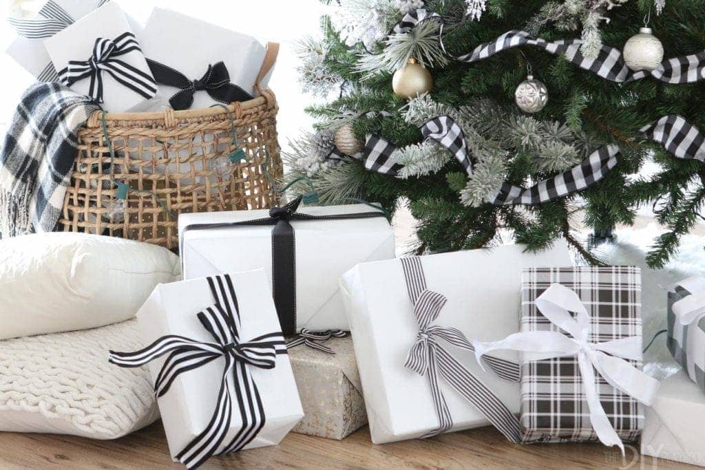 Family gift exchange ideas with siblings