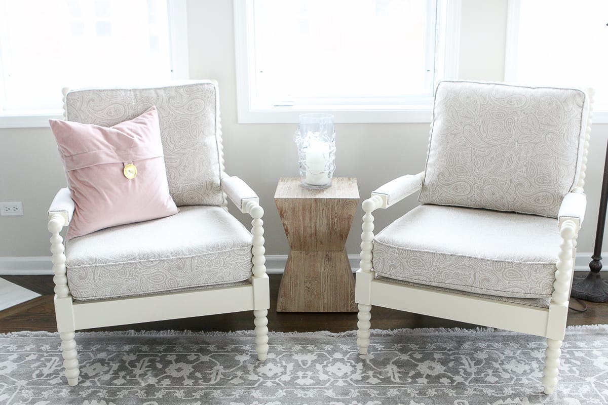 These white club chairs are comfortable and stylish