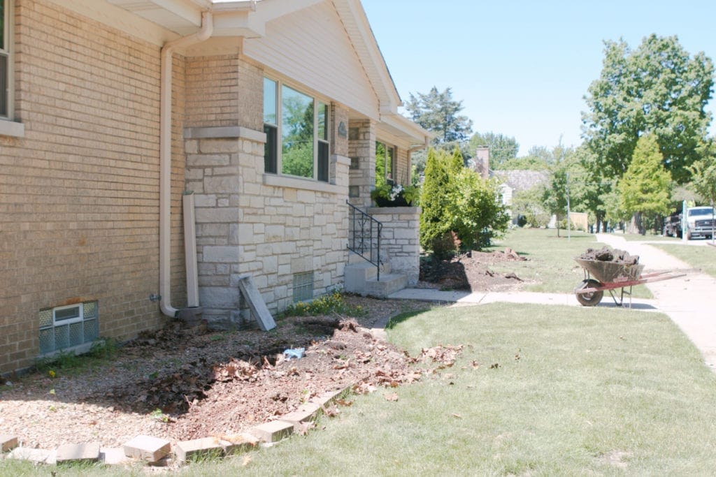 old landscaping before makeover