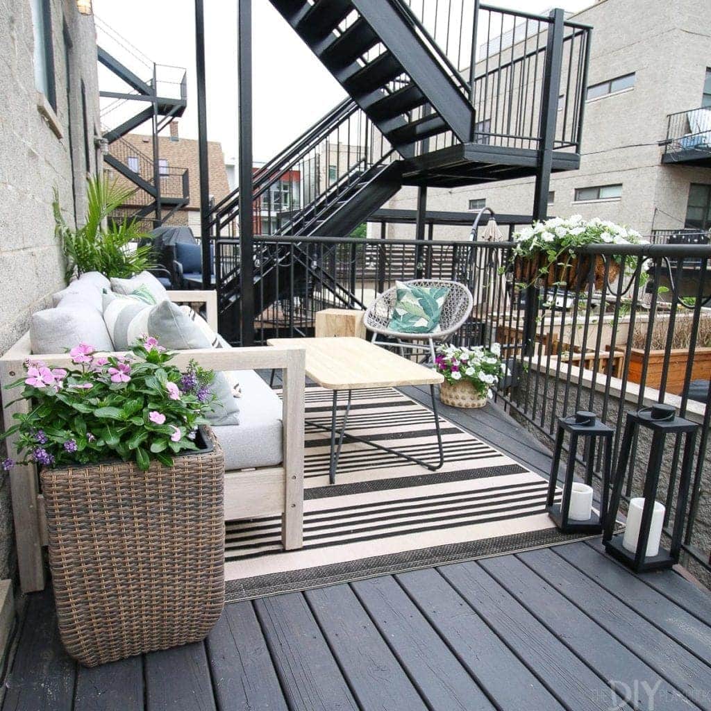 A city patio space gets a makeover