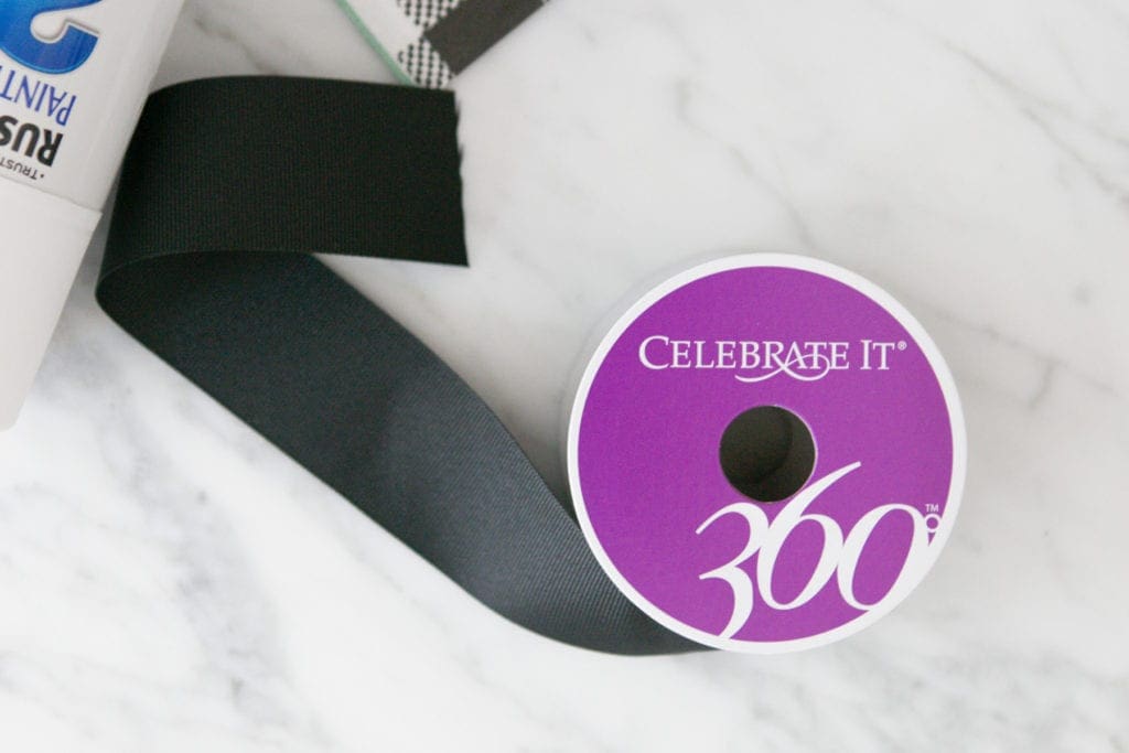 ribbon to make diy hot dog vendor costume