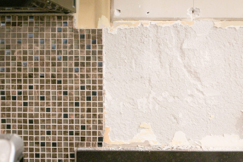 how to remove backsplash easily