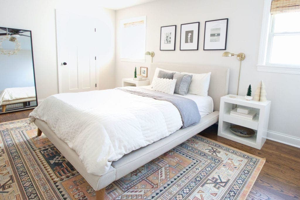 tips for decorating your bedroom for the holidays