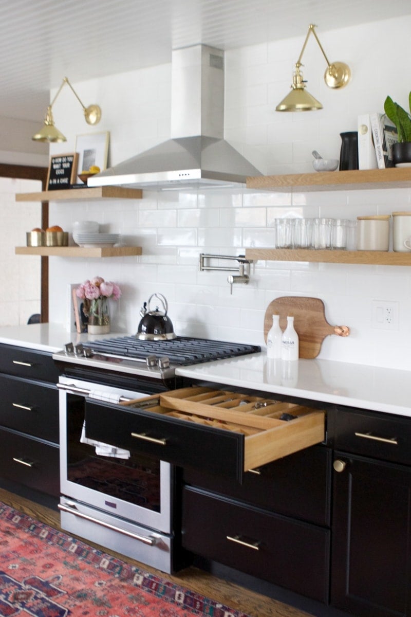 how to organizer kitchen cabinets and drawers