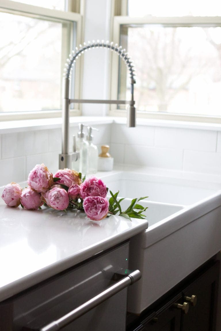 What to Consider When Choosing a Farmhouse Sink + Faucet