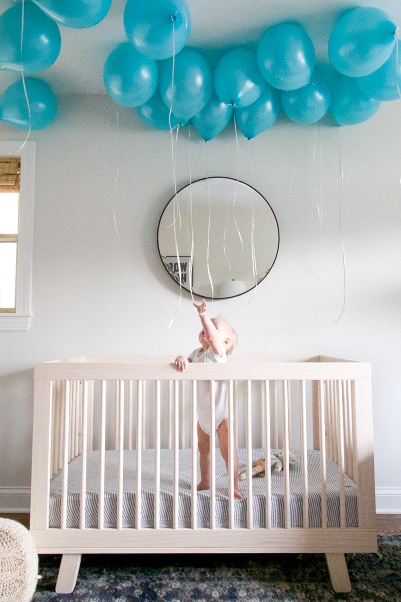 balloons in crib