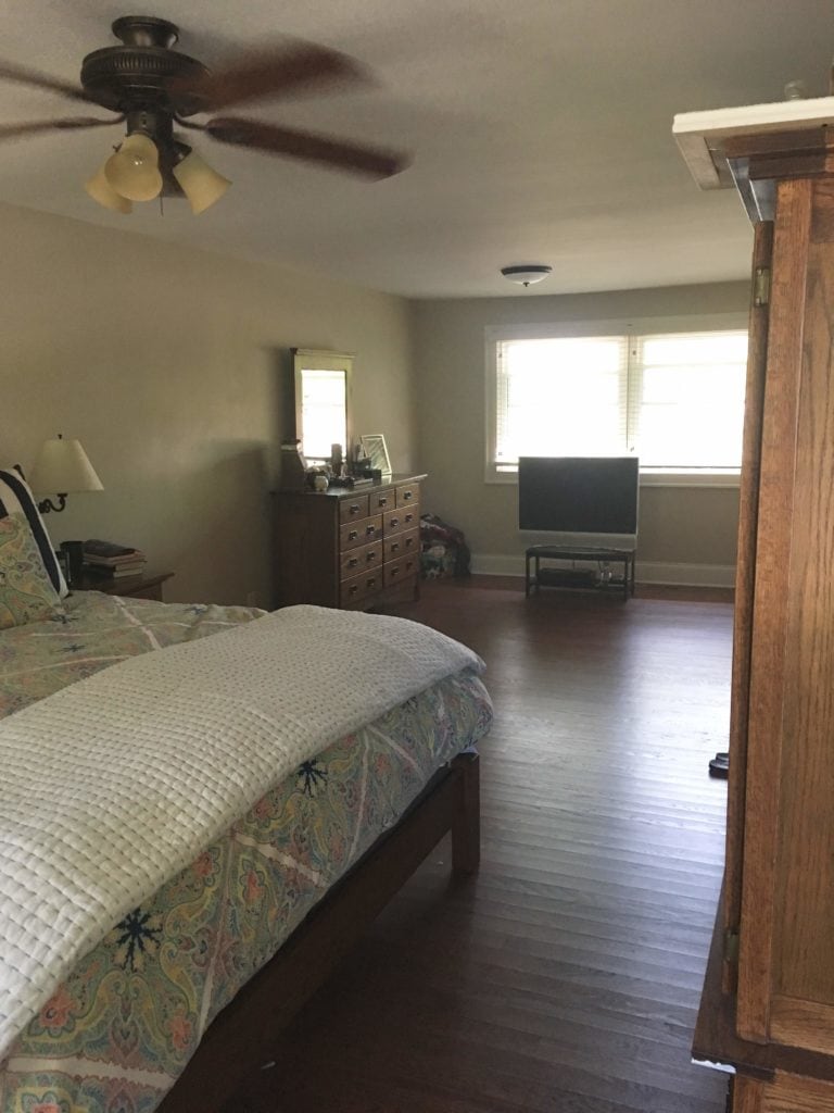 Reader SOS long narrow bedroom