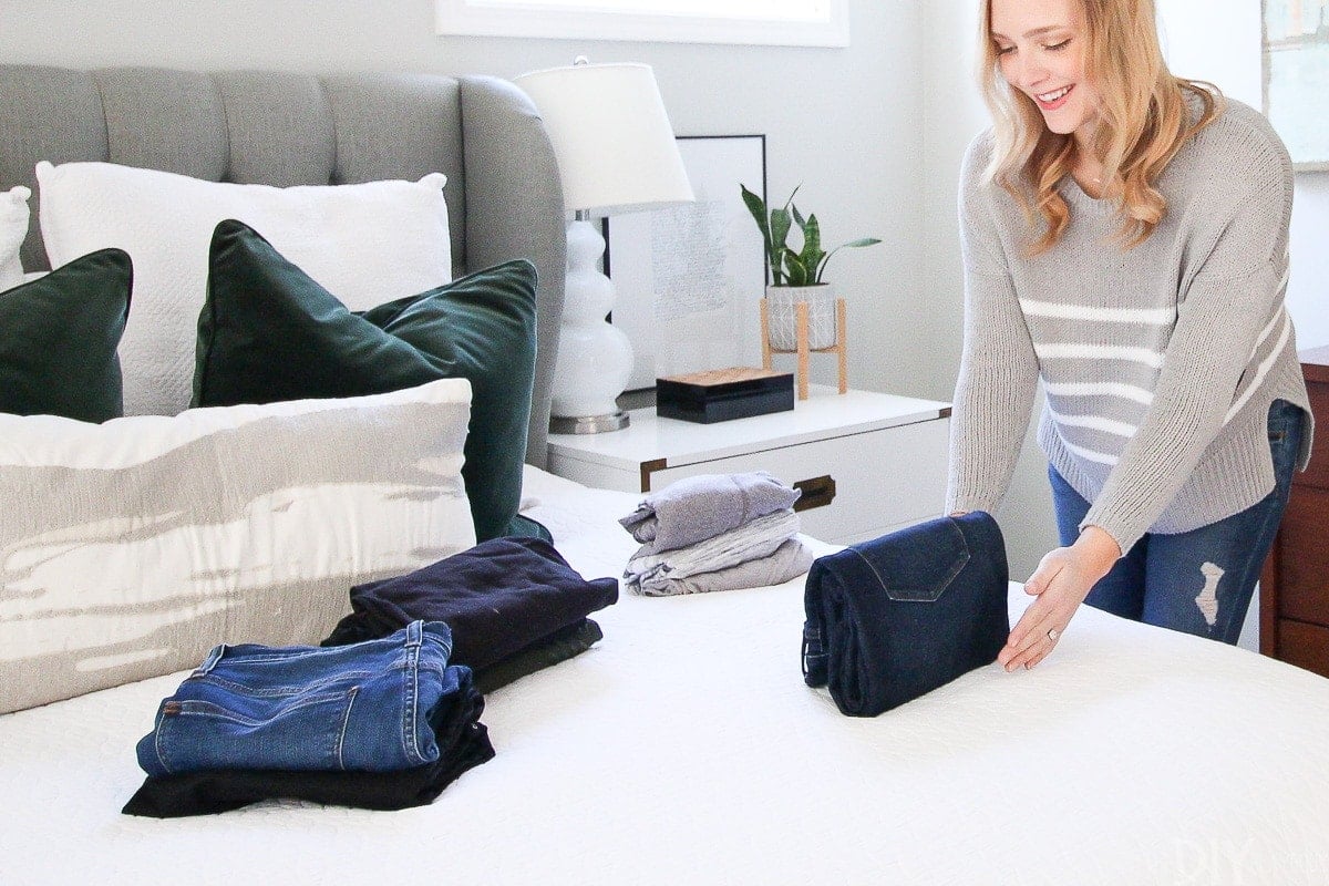 Folding jeans like Marie Kondo