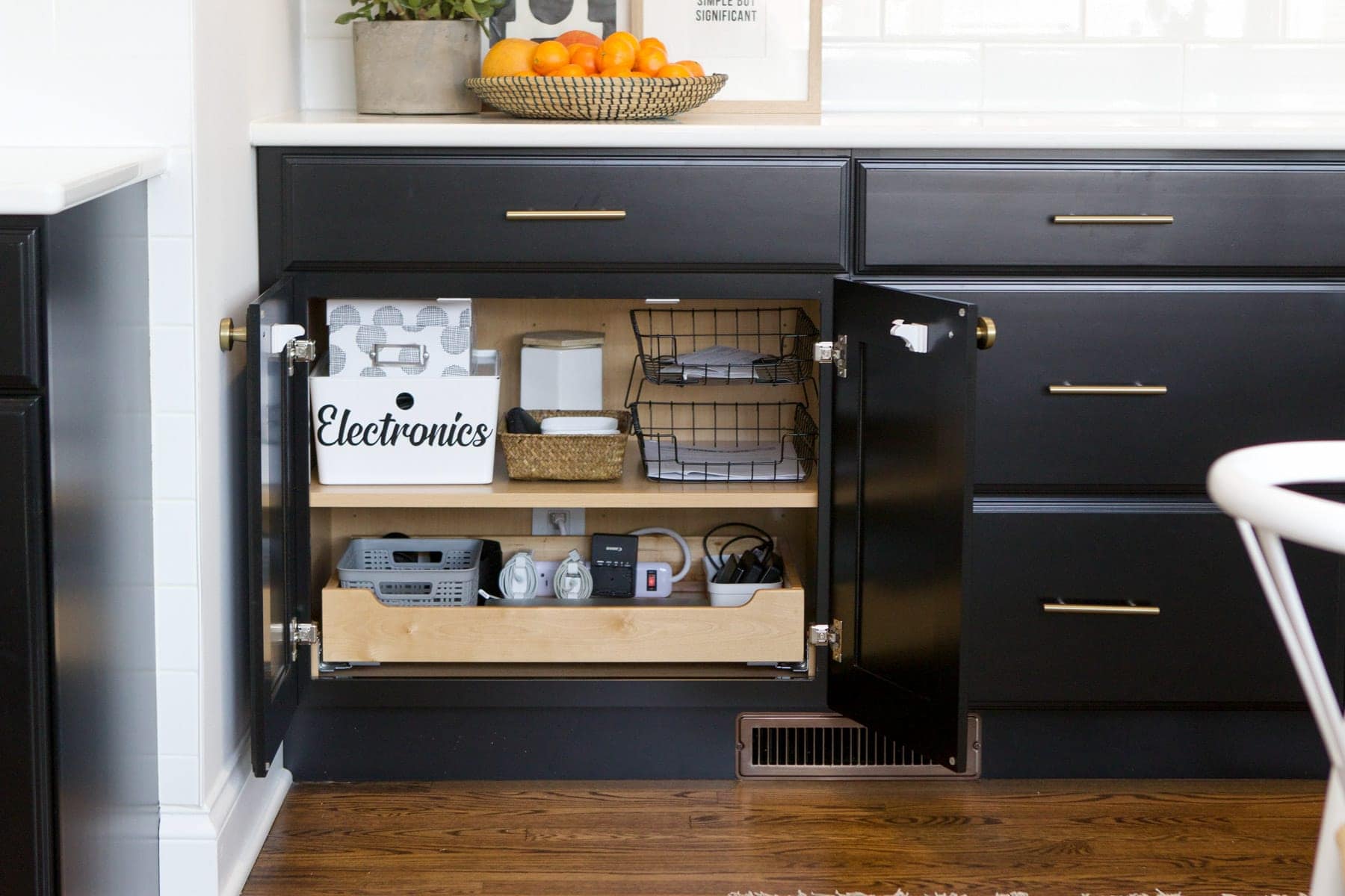 a super easy hidden charging station