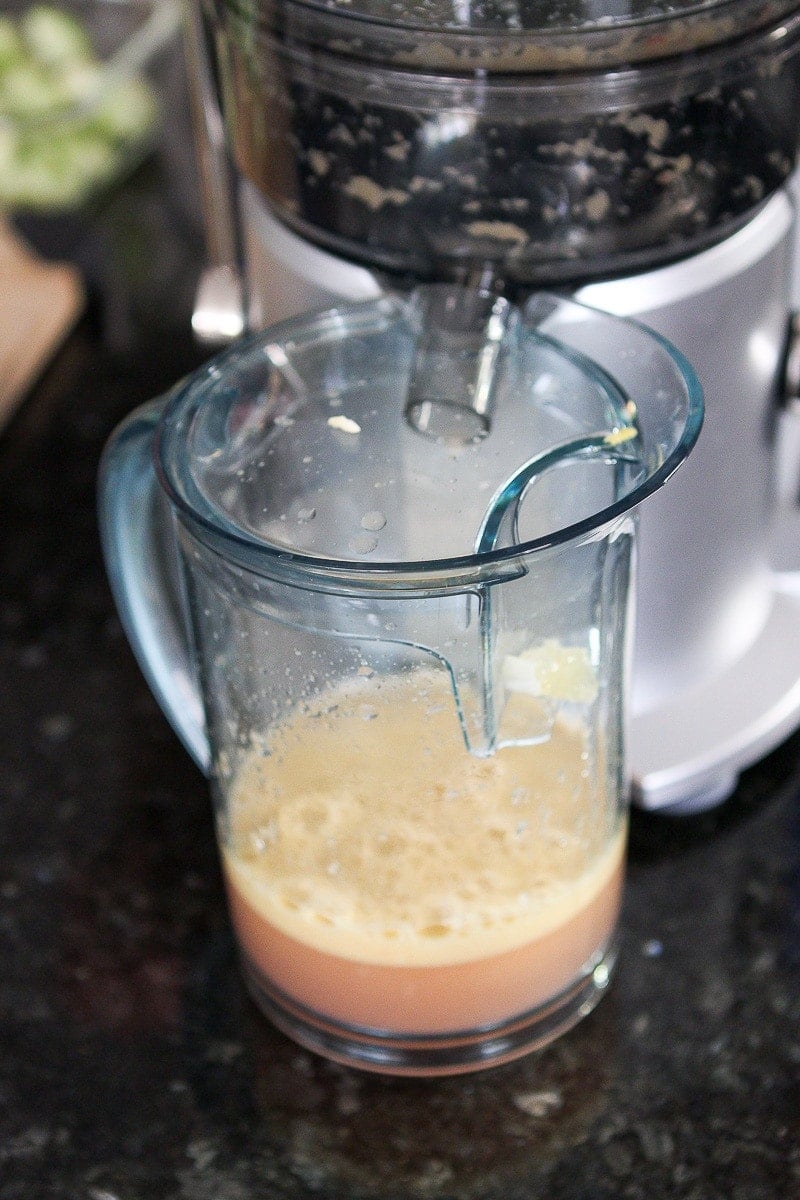 making celery juice and fruit recipe