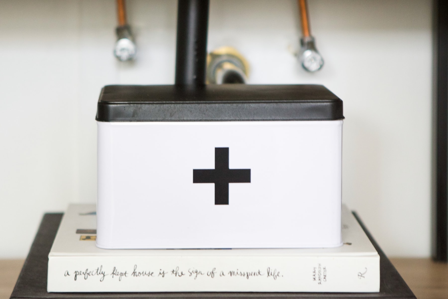 black and white DIY bathroom box