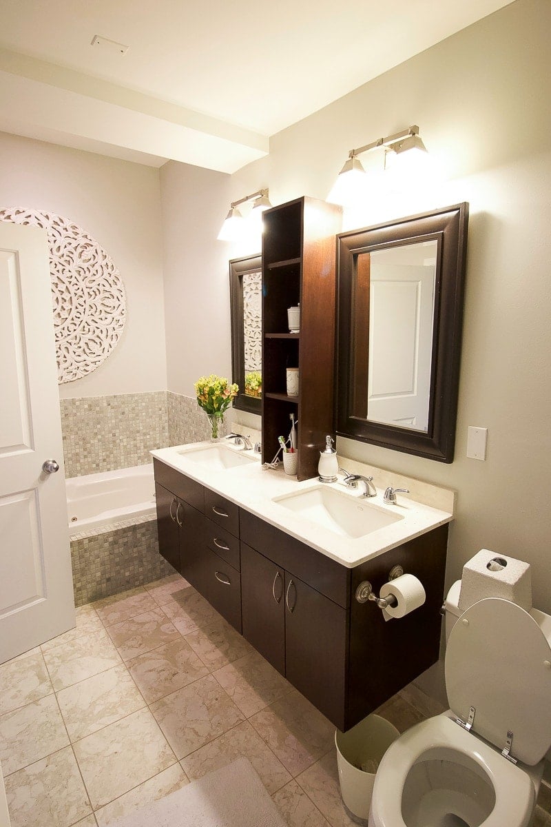 Jan's master bathroom refresh the before pictures