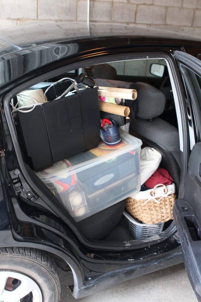 Pack up the car with miscellaneous items