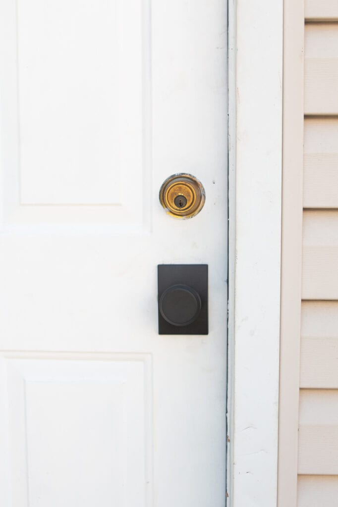 Installing new door knobs