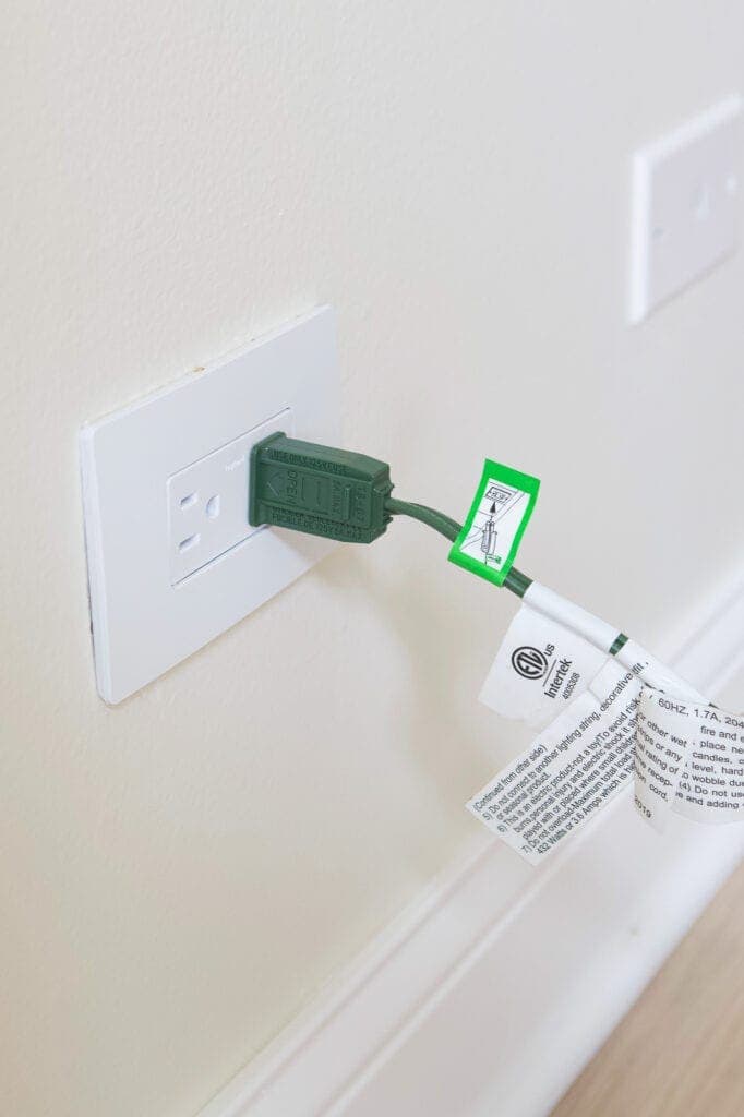Plug-in wall unit from target
