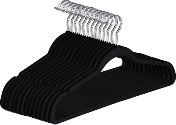 black hangers