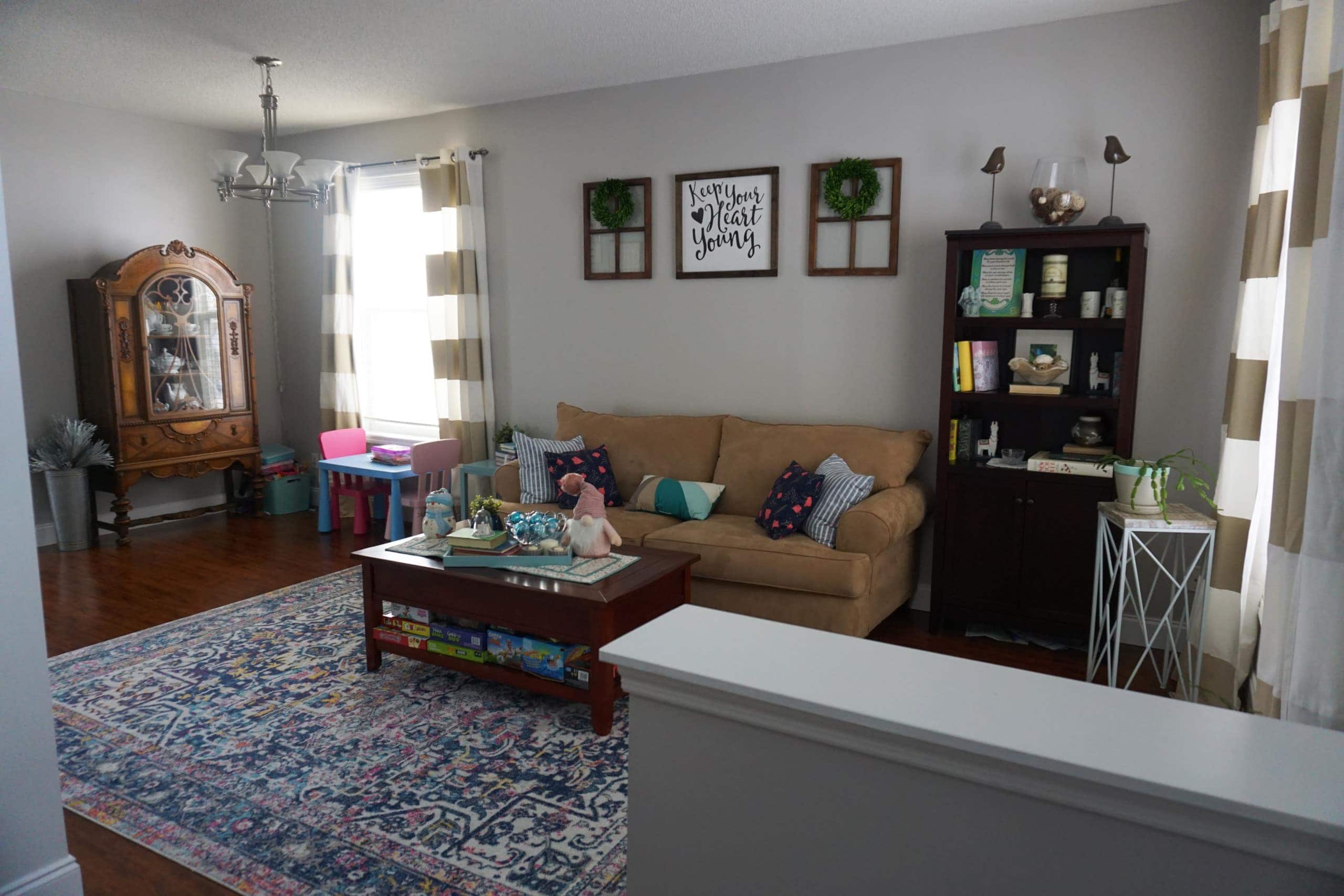 Reader SOS functional front room