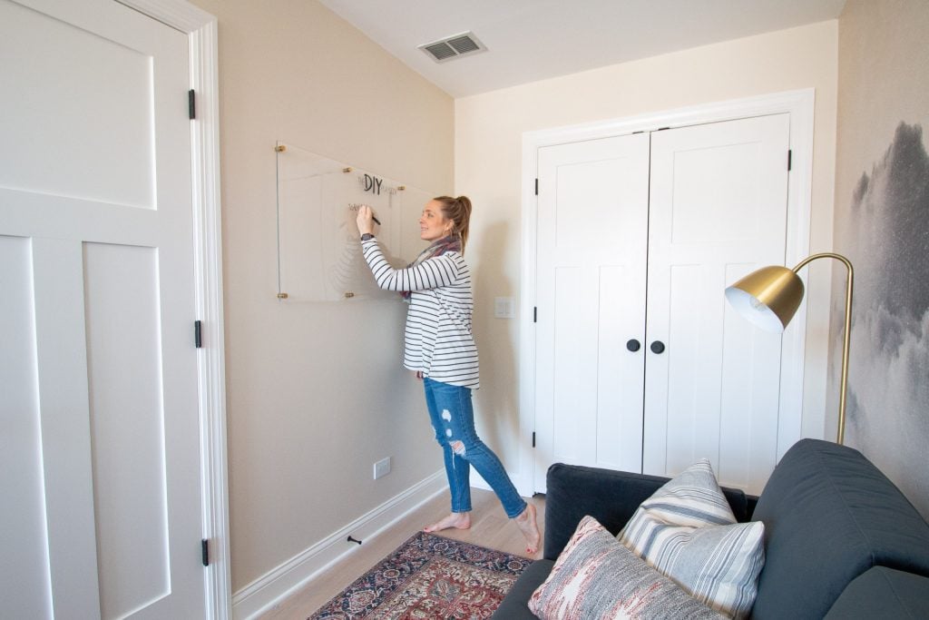 How to make your own DIY acrylic erase board