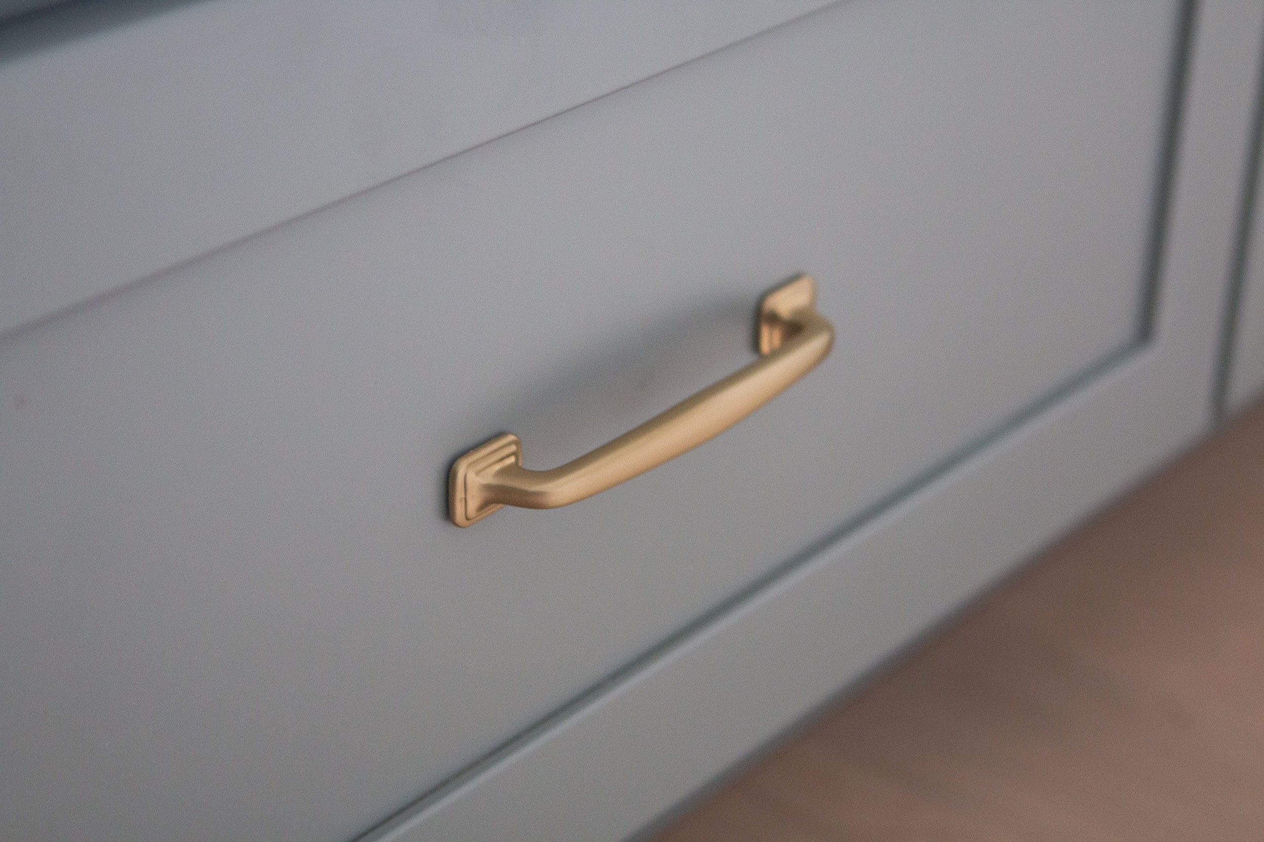 Large cabinet pulls 