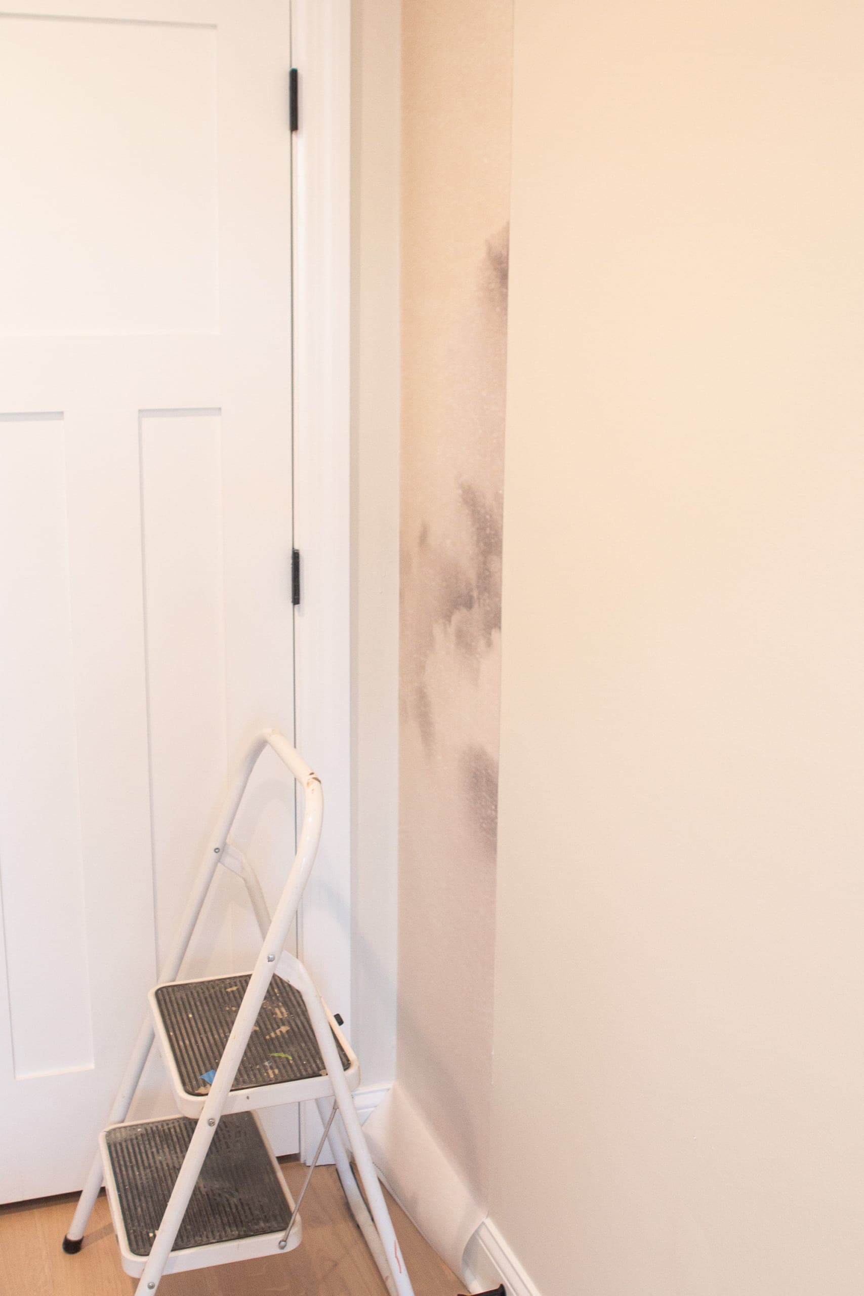 How to install a wall mural