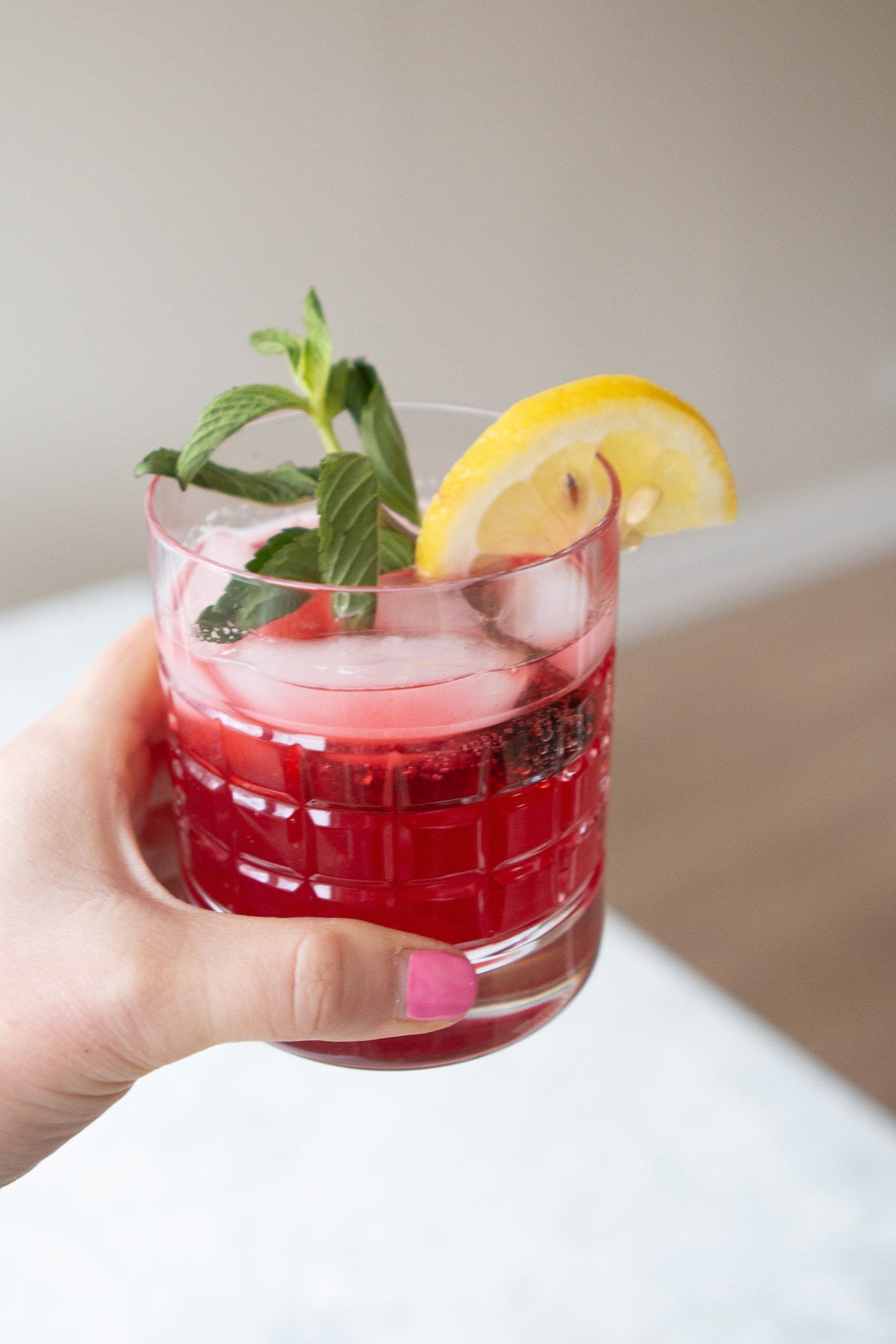 How to make a blackberry lemon mocktail