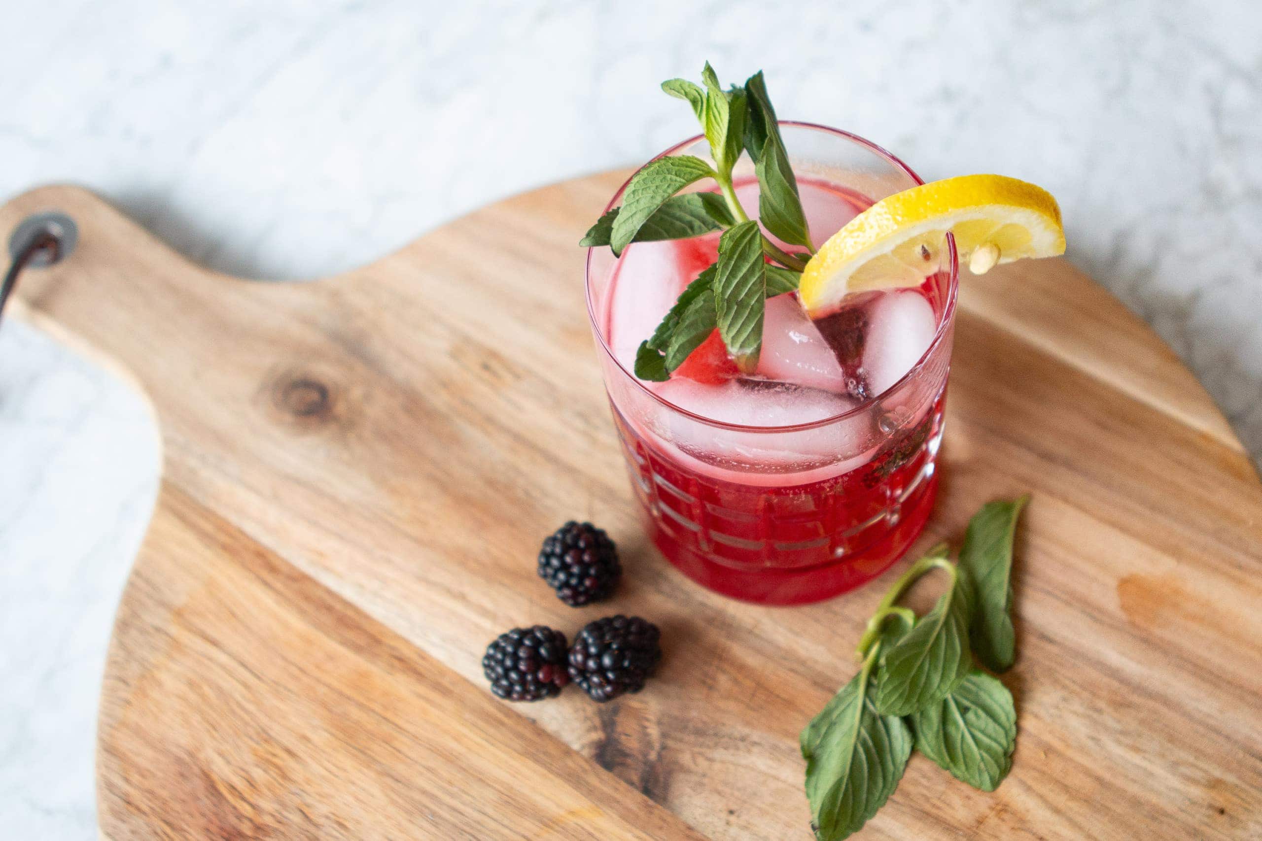How to make a blackberry lemon mocktail recipes