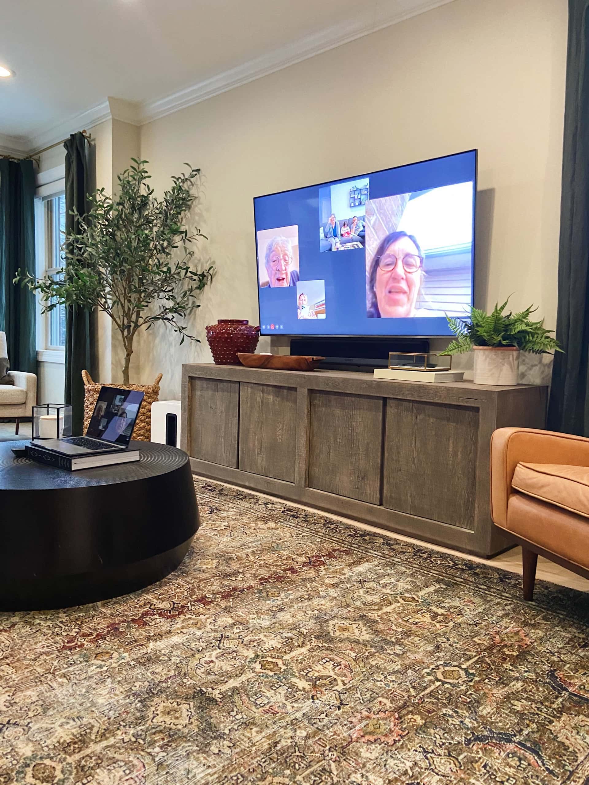 How to host a family virtual game night