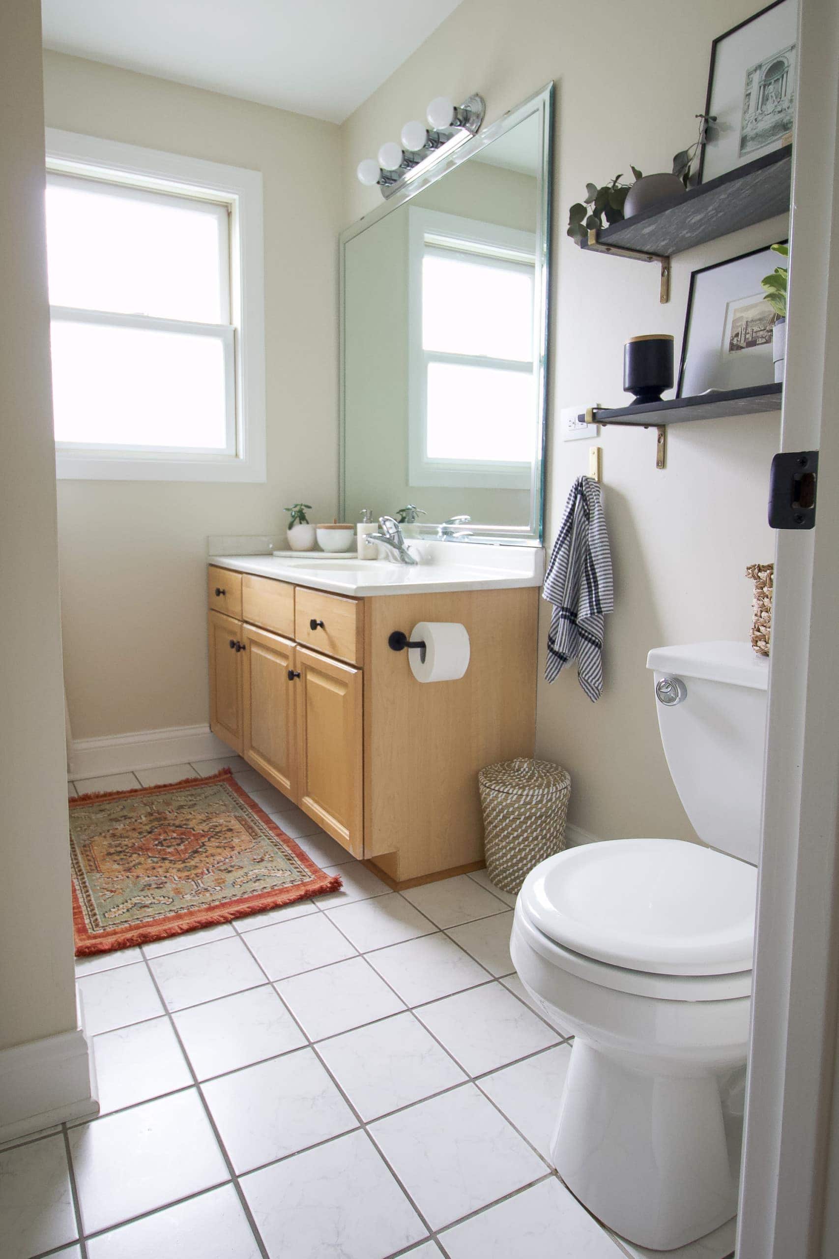 Bathroom before makeover