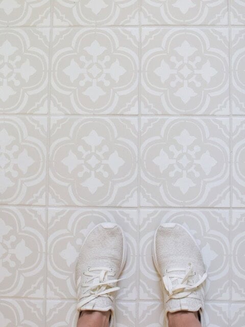 How to paint a bathroom floor