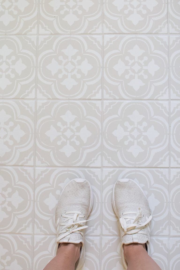 How to paint a bathroom floor