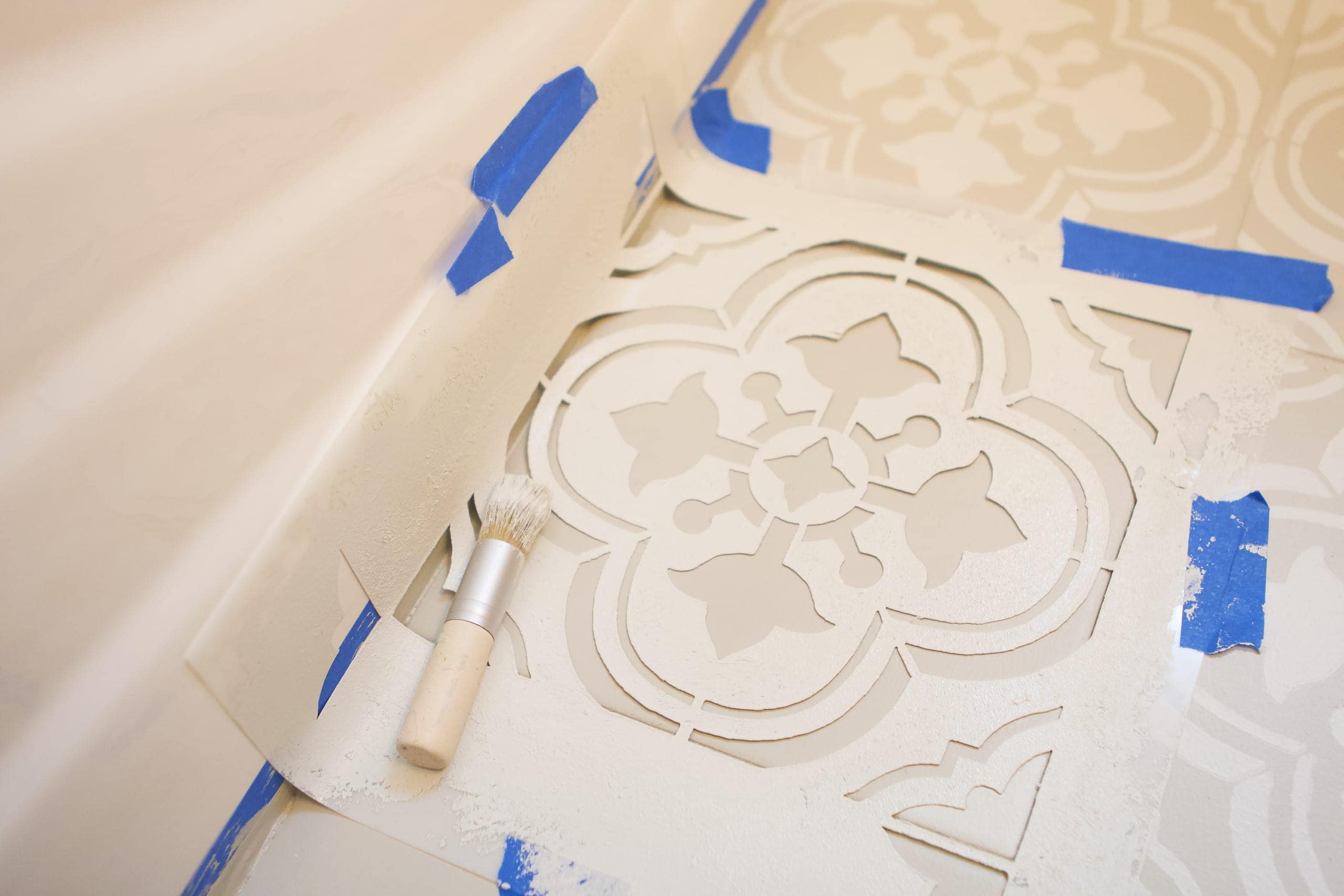 How to stencil a corner