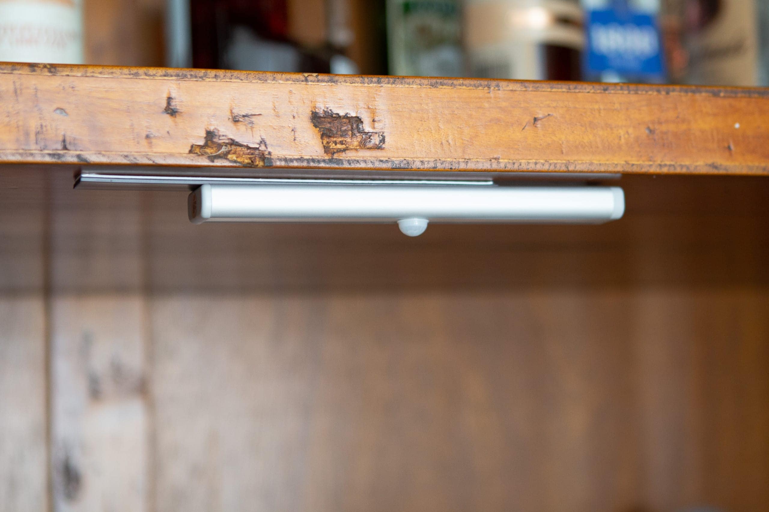 Under cabinet lighting