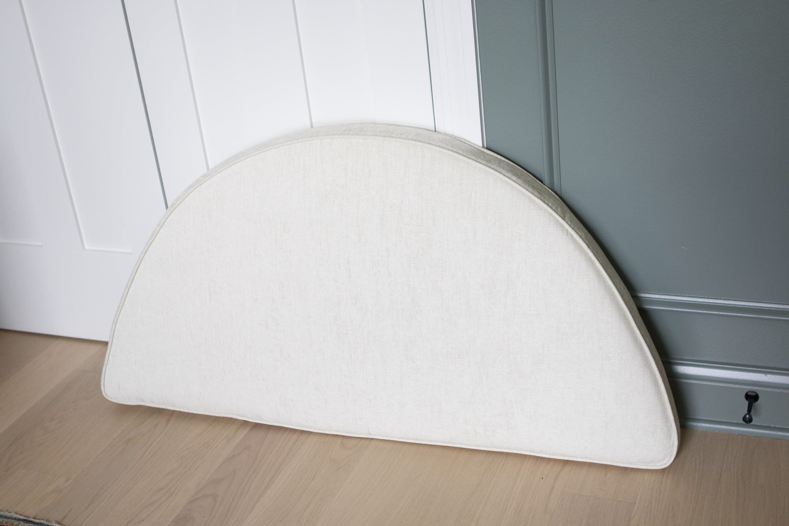 PIllow to cover arched window