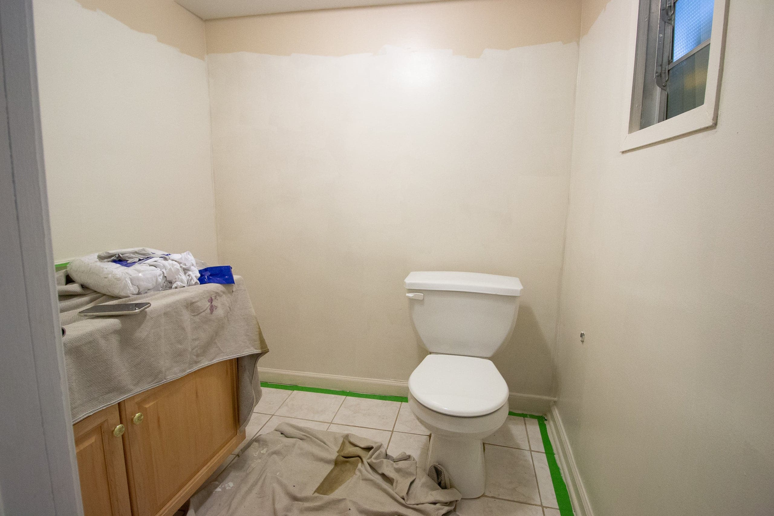 How to paint two-tone walls