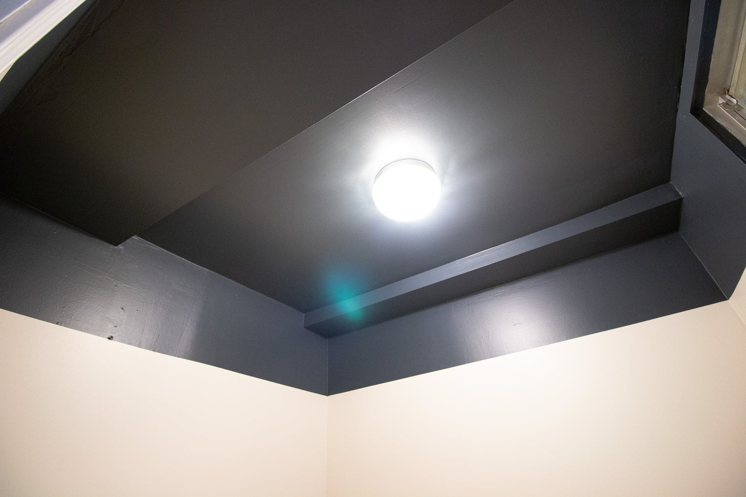 How to paint two-tone walls