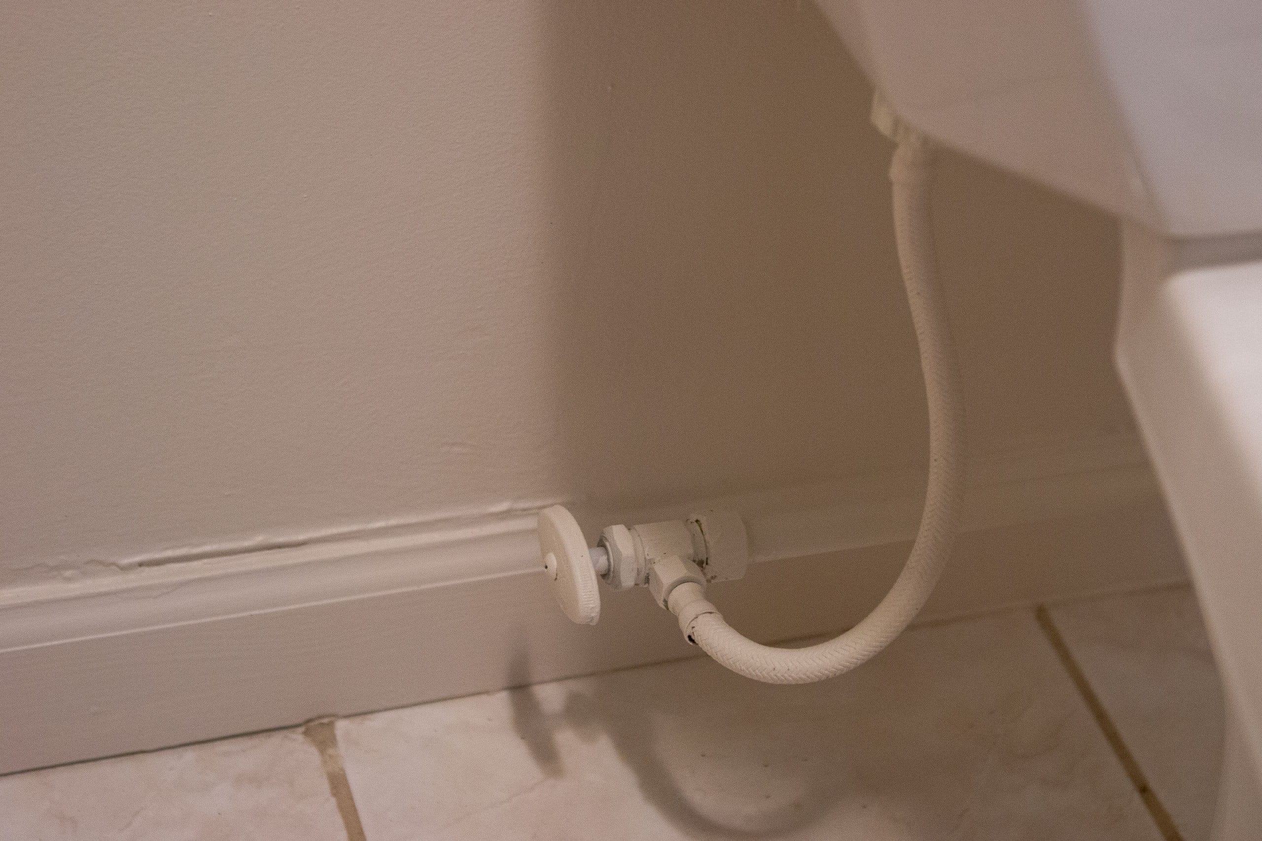 Painting the parts coming from the toilet