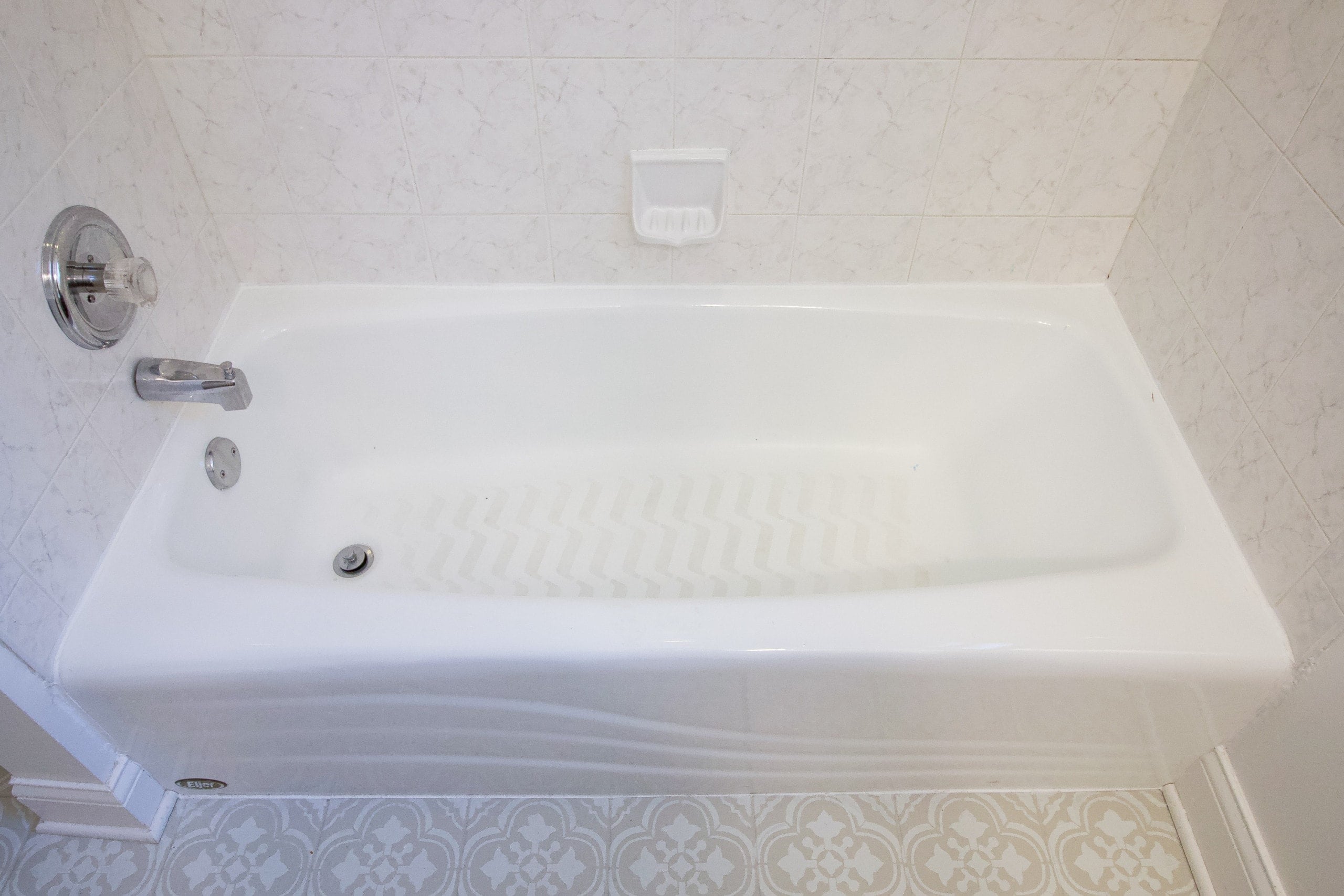 How to prep your bathtub to paint it
