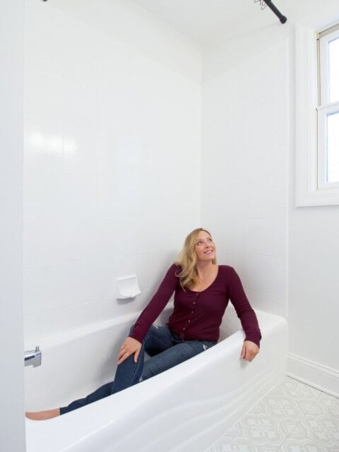 How to paint your bathtub and shower