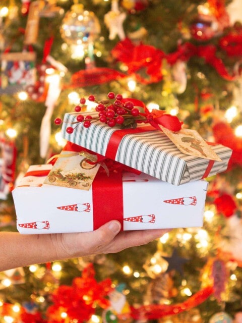 Tips to wrap gifts this holiday season