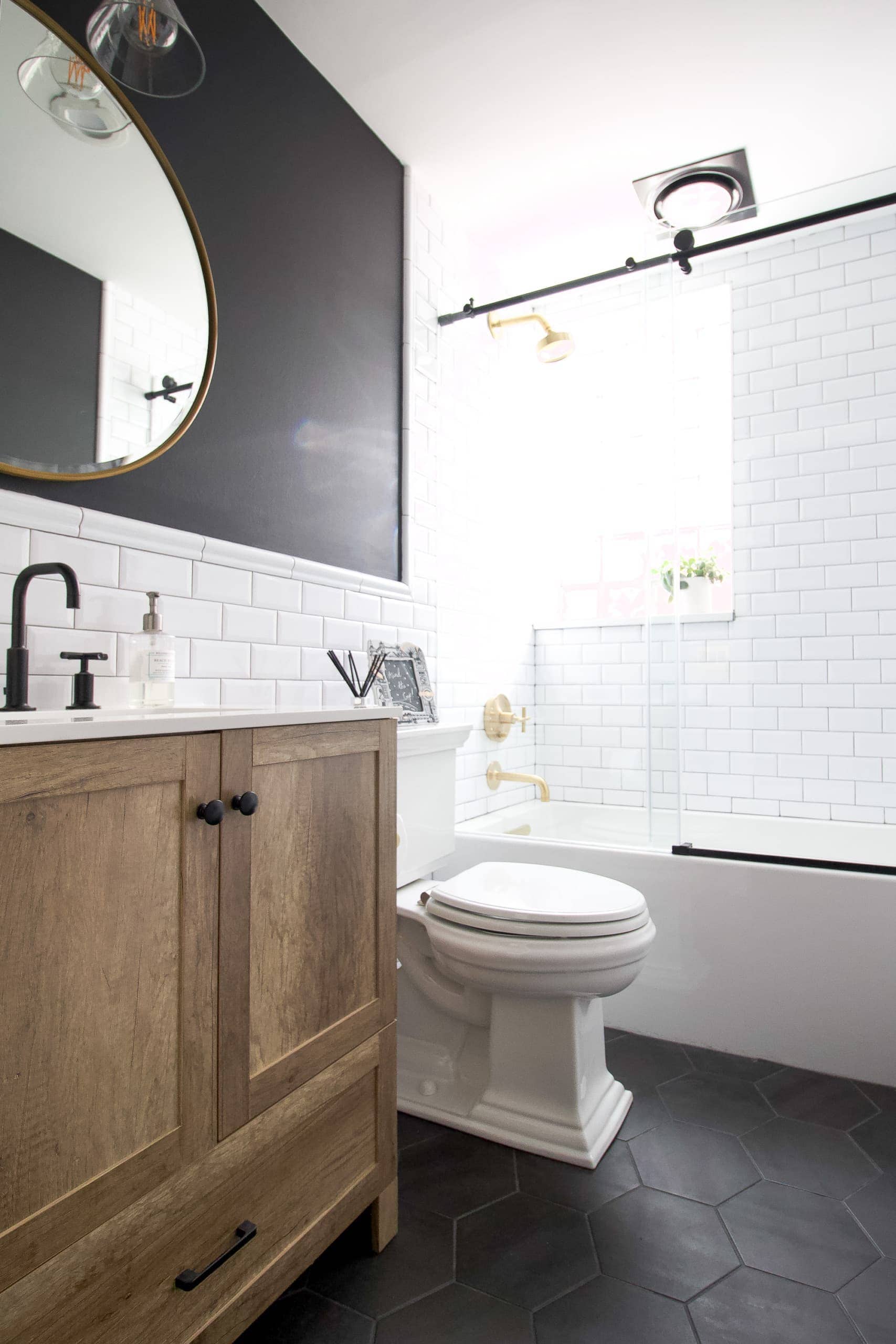 Liz's black and white bathroom