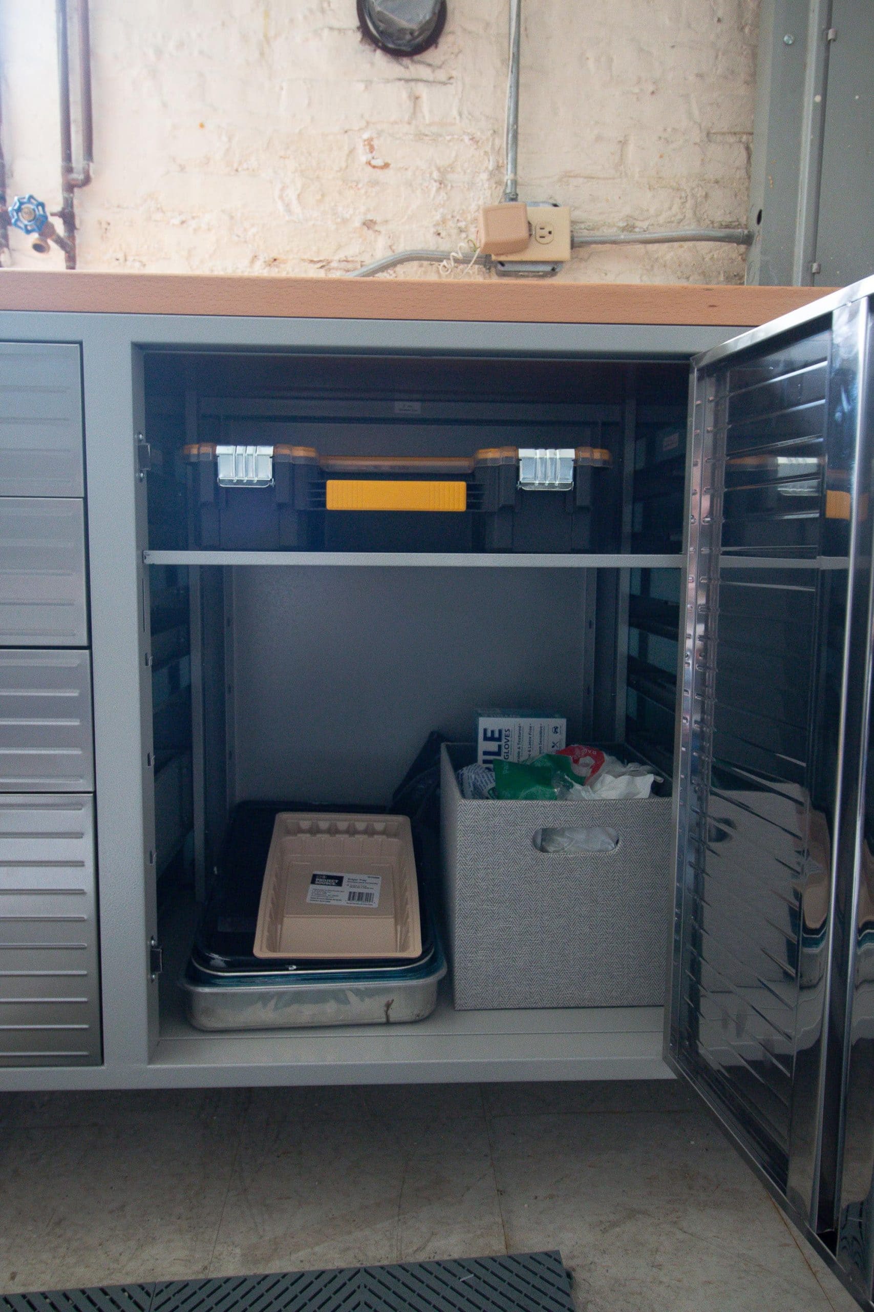 Organizing the tools in the tool bench